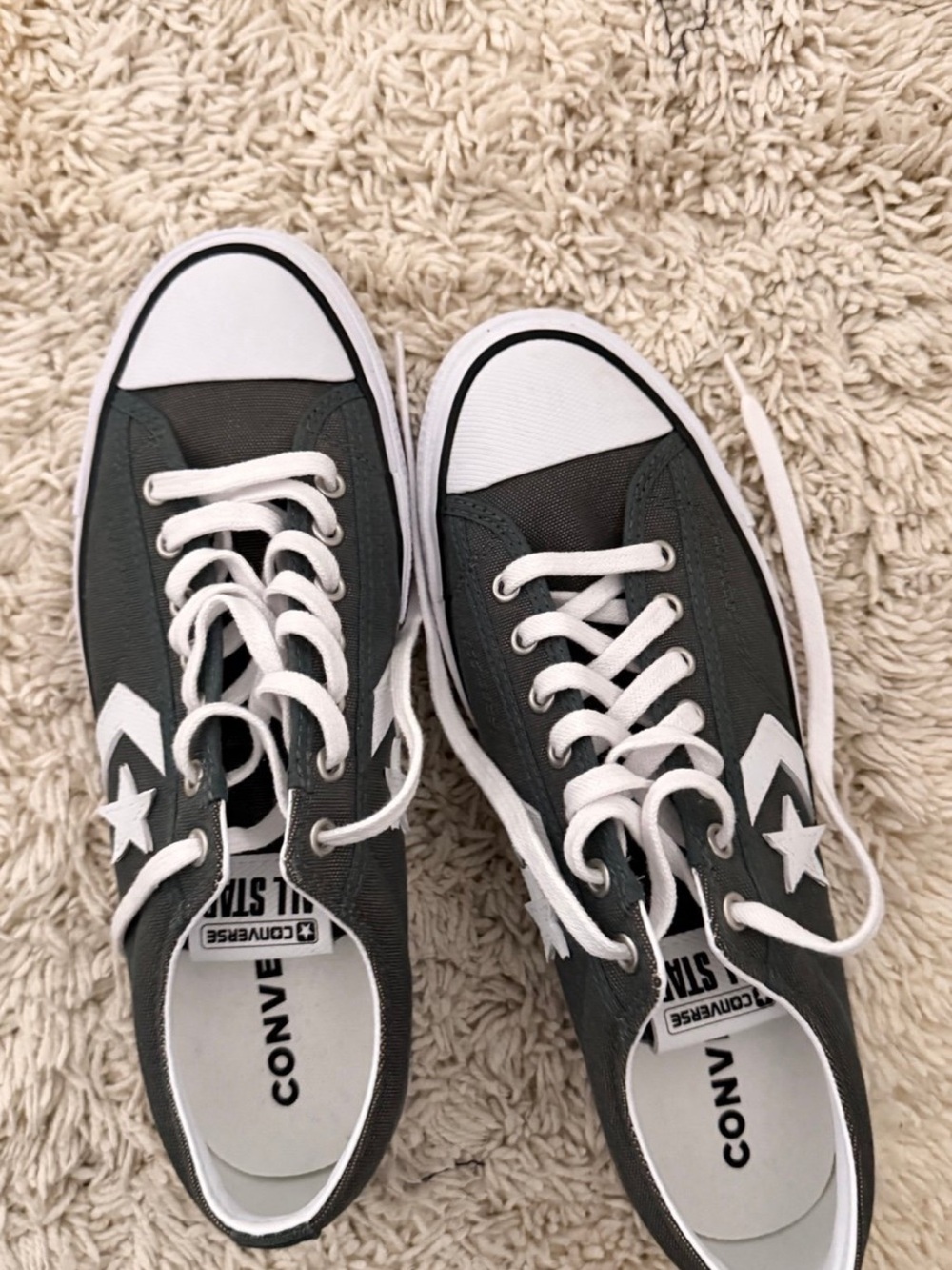 Converse One Star Low Top Sneakers - Gray & White